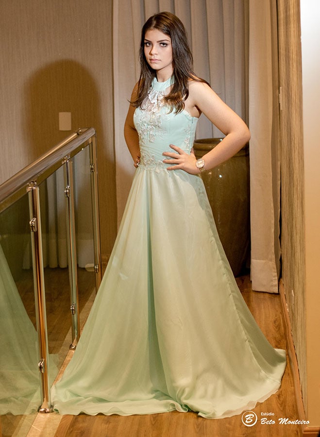 Book - 15 anos - Giullia Camila Londrina - Externa - Estúdio Beto Monteiro - Vestido - Lustre
