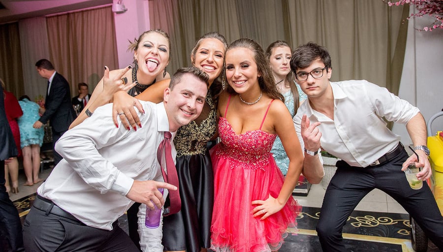 fotografo 15 anos curitiba - cinegrafista 15 anos curitiba - 15 anos curitiba - debutante - aniversario de 15 anos da gabi pedroni - fotografia - book de fotos - curitiba - estudio beto monteiro - dourado