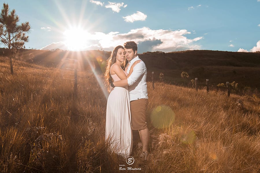 Casamento - Pré-Casamento - Pré-wedding - Trash the dress - Book de casal - Sessão de noivos - Estúdio Beto Monteiro - Curitiba - rio - montanha - floresta - violão - cantora - ceu azul - recanto dos papagaios - palmeira - Clarissa Bastos e Lucas Moreno