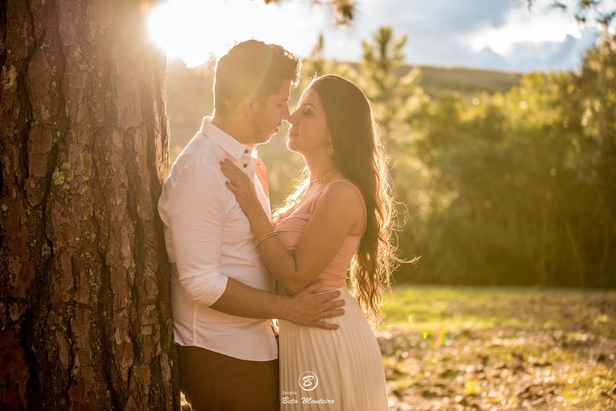 Casamento - Pré-Casamento - Pré-wedding - Trash the dress - Book de casal - Sessão de noivos - Estúdio Beto Monteiro - Curitiba - rio - montanha - floresta - violão - cantora - ceu azul - recanto dos papagaios - palmeira - Clarissa Bastos e Lucas Moreno
