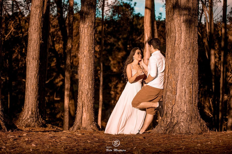 Casamento - Pré-Casamento - Pré-wedding - Trash the dress - Book de casal - Sessão de noivos - Estúdio Beto Monteiro - Curitiba - rio - montanha - floresta - violão - cantora - ceu azul - recanto dos papagaios - palmeira - Clarissa Bastos e Lucas Moreno