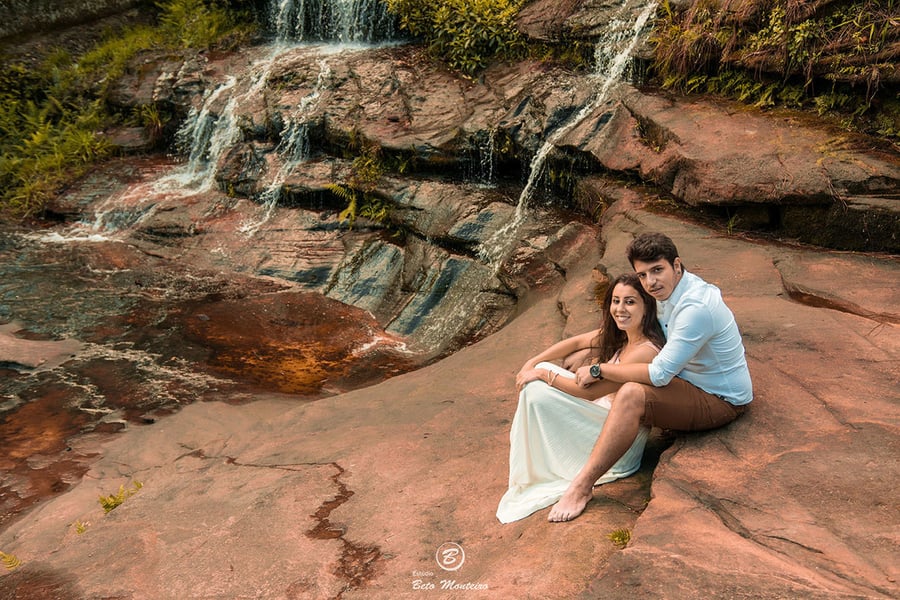 Casamento - Pré-Casamento - Pré-wedding - Trash the dress - Book de casal - Sessão de noivos - Estúdio Beto Monteiro - Curitiba - rio - montanha - floresta - violão - cantora - ceu azul - recanto dos papagaios - palmeira - Clarissa Bastos e Lucas Moreno