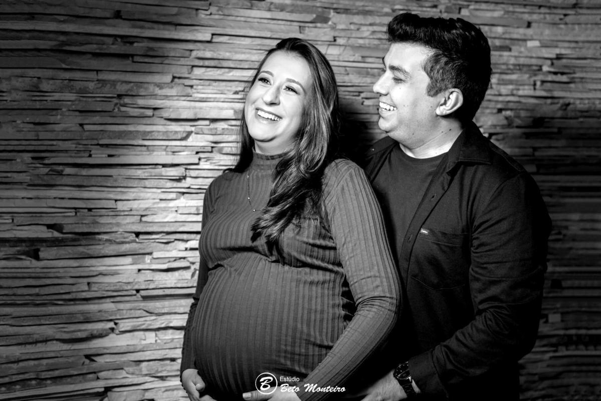 Book Gestante e Família em Curitiba - Book de gestante em estúdio - ensaio de gestante - book em estúdio - sessão fotográfica - Grávida - Gestação - Estúdio Beto Monteiro - Juliane - Robson - Luísa