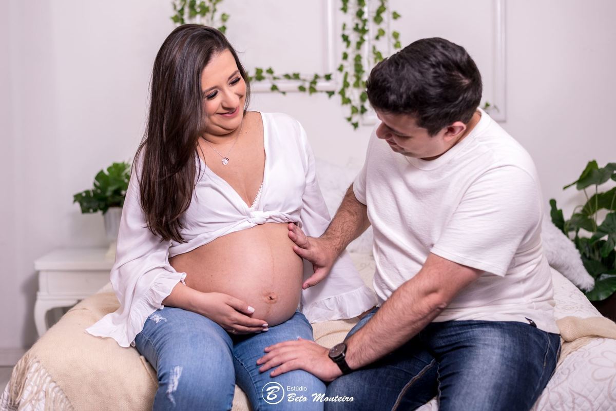 Book Gestante e Família em Curitiba - Book de gestante em estúdio - ensaio de gestante - book em estúdio - sessão fotográfica - Grávida - Gestação - Estúdio Beto Monteiro - Juliane - Robson - Luísa
