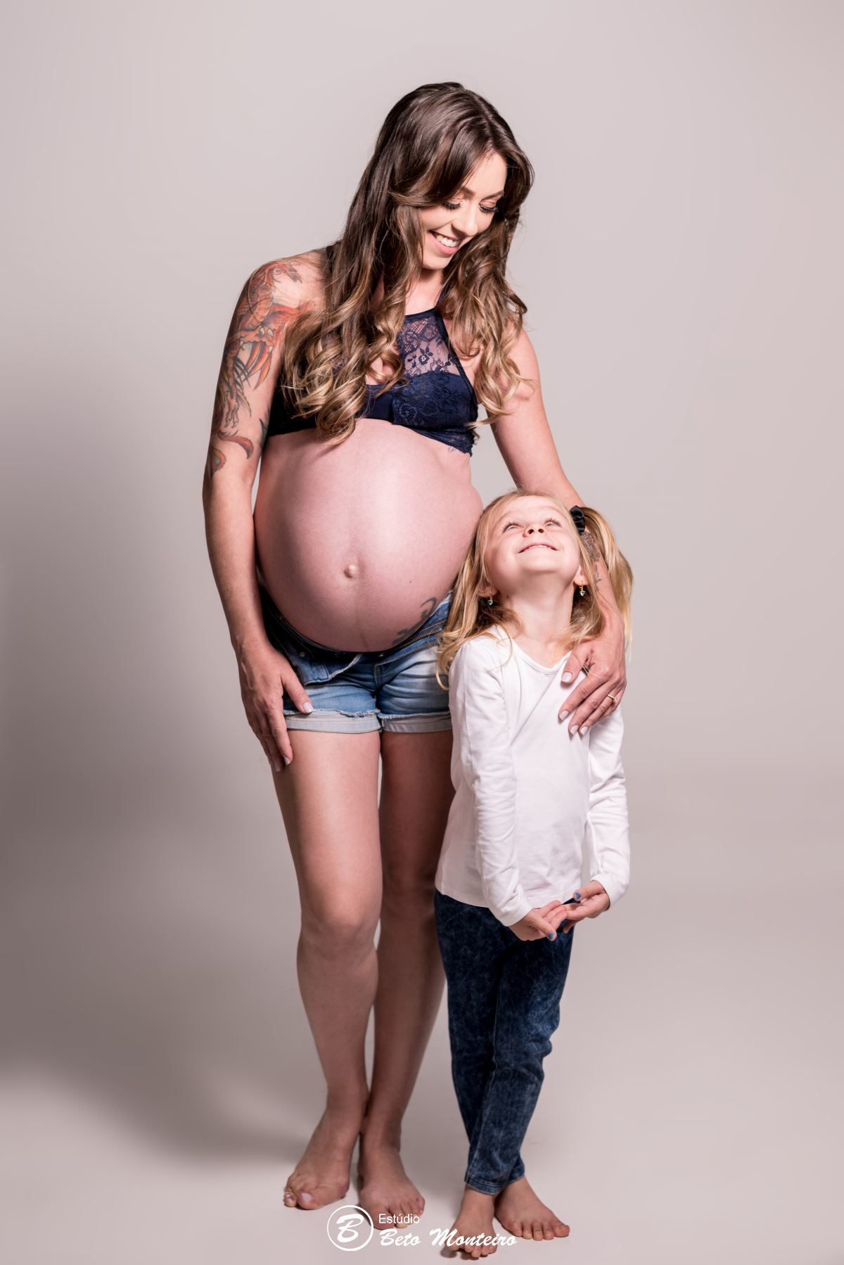 Book Gestante e Família em Curitiba - Book de gestante em estúdio - ensaio de gestante - book em estúdio - book externo - ensaio gestante externo - sessão fotográfica - Grávida - Gestação - Estúdio Beto Monteiro - Pâmela- Renato - Julieta - Lorenzo - Pets