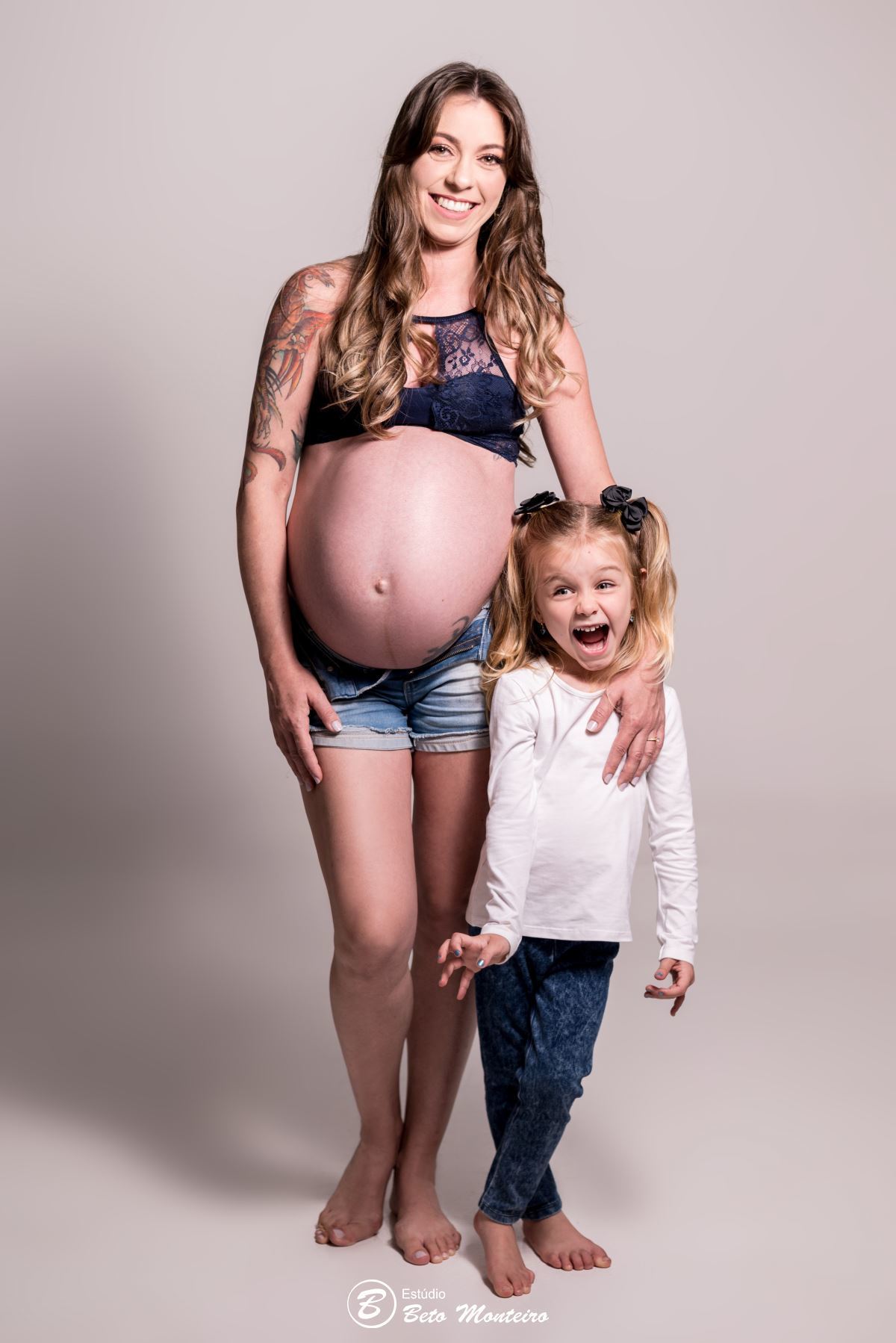 Book Gestante e Família em Curitiba - Book de gestante em estúdio - ensaio de gestante - book em estúdio - book externo - ensaio gestante externo - sessão fotográfica - Grávida - Gestação - Estúdio Beto Monteiro - Pâmela- Renato - Julieta - Lorenzo - Pets
