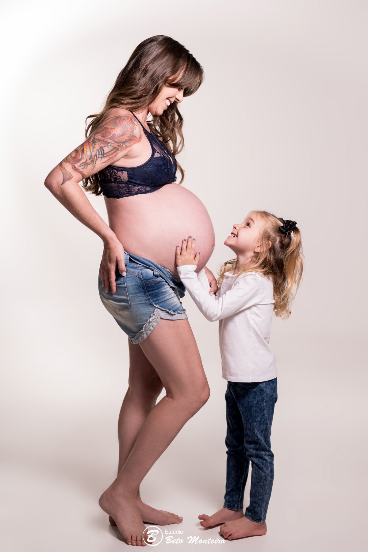 Book Gestante e Família em Curitiba - Book de gestante em estúdio - ensaio de gestante - book em estúdio - book externo - ensaio gestante externo - sessão fotográfica - Grávida - Gestação - Estúdio Beto Monteiro - Pâmela- Renato - Julieta - Lorenzo - Pets
