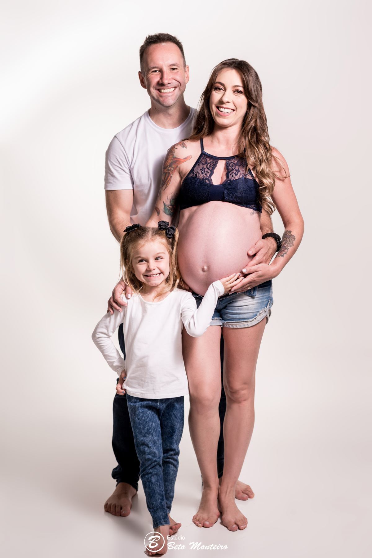 Book Gestante e Família em Curitiba - Book de gestante em estúdio - ensaio de gestante - book em estúdio - book externo - ensaio gestante externo - sessão fotográfica - Grávida - Gestação - Estúdio Beto Monteiro - Pâmela- Renato - Julieta - Lorenzo - Pets