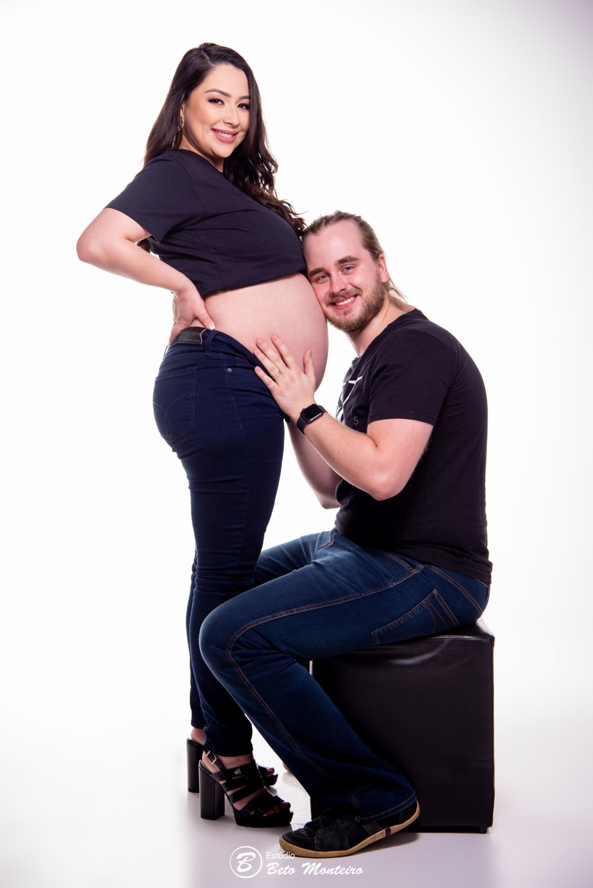 Book Gestante e Família em Curitiba - Book de gestante em estúdio - ensaio de gestante - book em estúdio - sessão fotográfica - Grávida - Gestação - Estúdio Beto Monteiro - Jheniffer - Gustavo