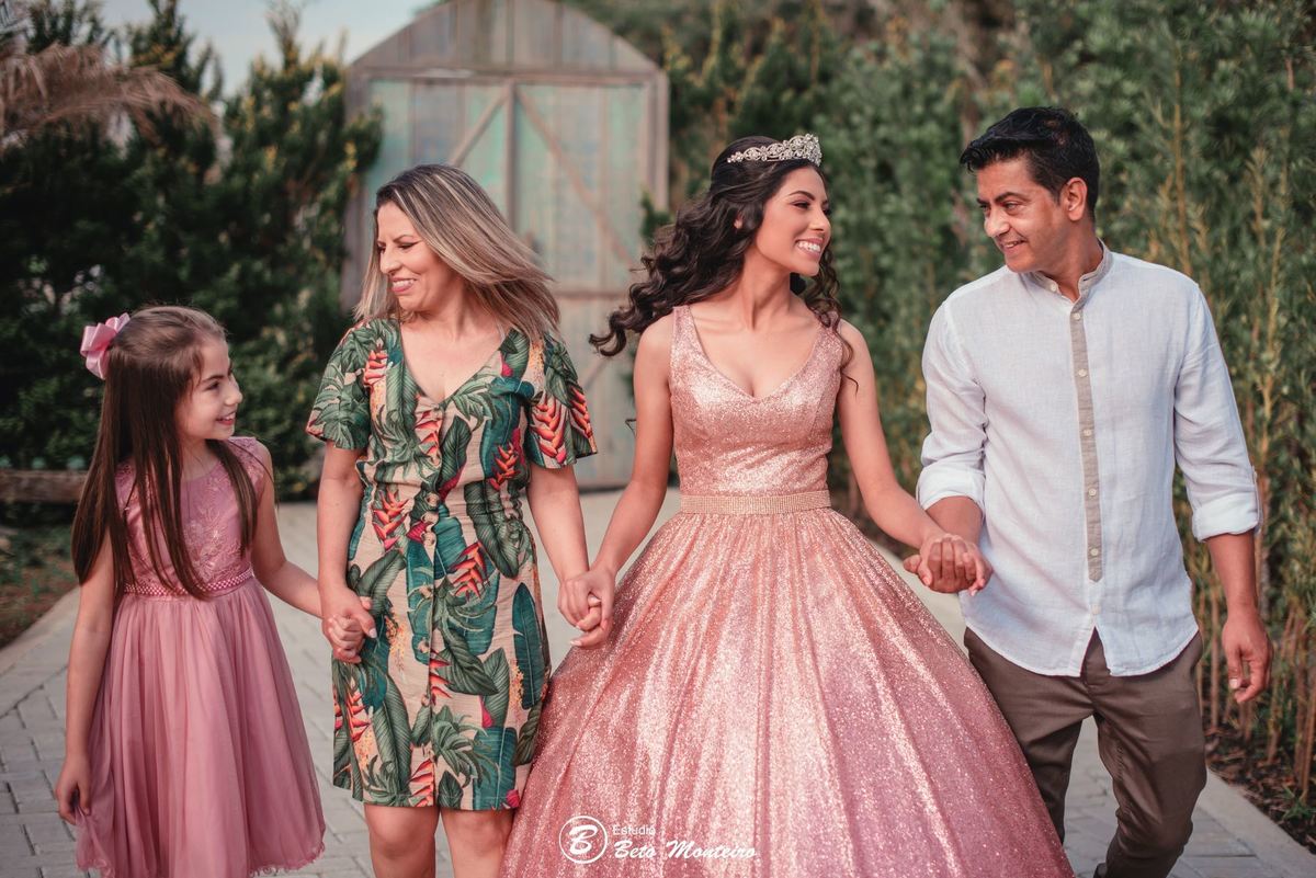 Aniversário de 15 anos - Foto e Filmagem - Debutante - Estúdio Beto Monteiro - Curitiba - fotografo de 15 anos - fotógrafa - sessão de fotos - book de fotos - book de 15 anos - fotografo - chácara ienkot - vestido de debutante - Maria Eduarda - Duda