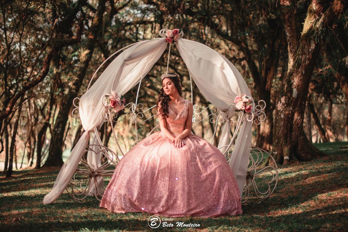 Aniversário de 15 anos - Foto e Filmagem - Debutante - Estúdio Beto Monteiro - Curitiba - fotografo de 15 anos - fotógrafa - sessão de fotos - book de fotos - book de 15 anos - fotografo - chácara ienkot - vestido de debutante - Maria Eduarda - Duda