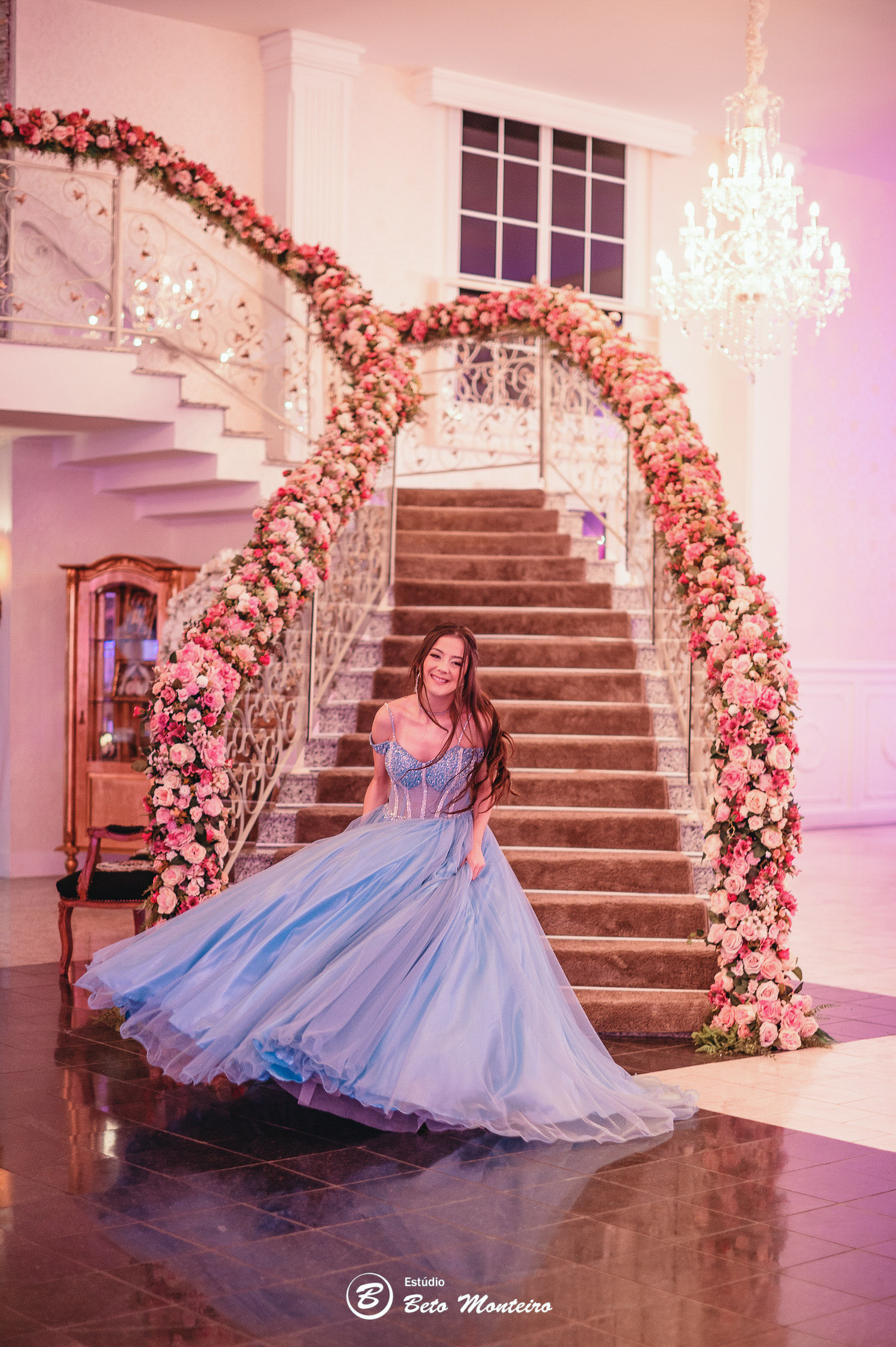 Aniversário de 15 anos - Foto e Filmagem - Debutante - Estúdio Beto Monteiro - Curitiba - fotografo de 15 anos - sessao de fotos - book de 15 anos - fotografo - Maria eduarda rossato - castello reale - pedro aquino - sol cerimonial - vestido azul