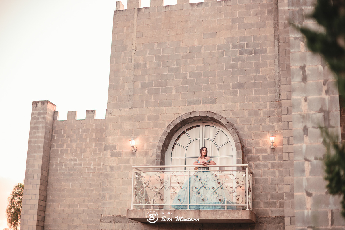 Aniversário de 15 anos - Foto e Filmagem - Debutante - Estúdio Beto Monteiro - Curitiba - fotografo de 15 anos - sessao de fotos - book de 15 anos - fotografo - Maria eduarda rossato - castello reale - pedro aquino - sol cerimonial - vestido azul