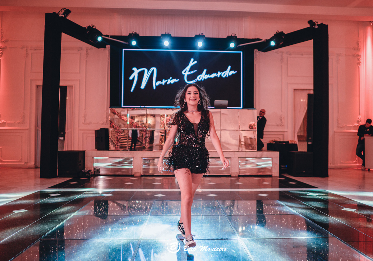 Aniversário de 15 anos - Foto e Filmagem - Debutante - Estúdio Beto Monteiro - Curitiba - fotografo de 15 anos - sessao de fotos - book de 15 anos - fotografo - Maria eduarda rossato - castello reale - pedro aquino - sol cerimonial - vestido azul
