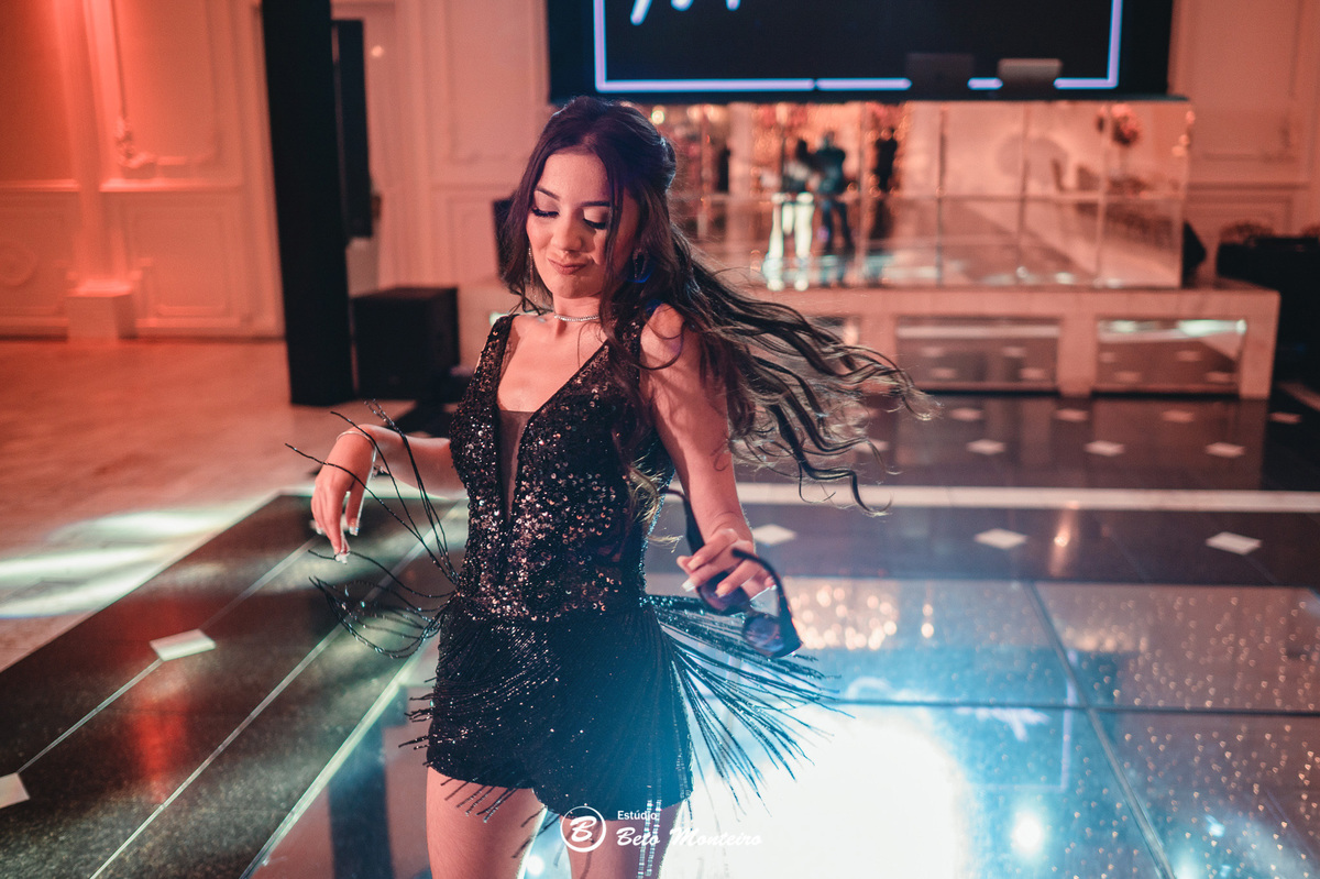 Aniversário de 15 anos - Foto e Filmagem - Debutante - Estúdio Beto Monteiro - Curitiba - fotografo de 15 anos - sessao de fotos - book de 15 anos - fotografo - Maria eduarda rossato - castello reale - pedro aquino - sol cerimonial - vestido azul