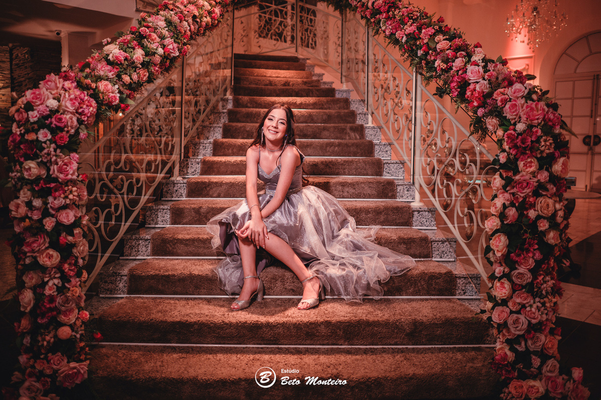 Aniversário de 15 anos - Foto e Filmagem - Debutante - Estúdio Beto Monteiro - Curitiba - fotografo de 15 anos - sessao de fotos - book de 15 anos - fotografo - Maria eduarda rossato - castello reale - pedro aquino - sol cerimonial - vestido azul