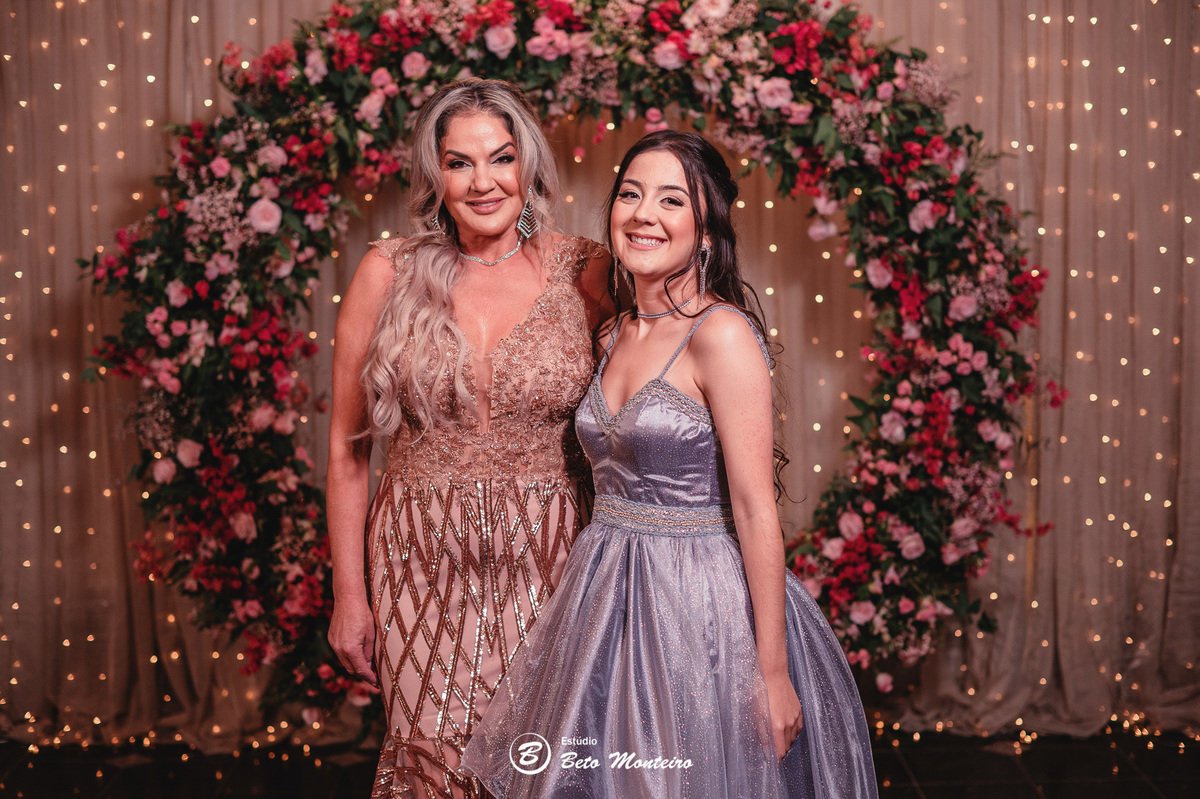 Aniversário de 15 anos - Foto e Filmagem - Debutante - Estúdio Beto Monteiro - Curitiba - fotografo de 15 anos - sessao de fotos - book de 15 anos - fotografo - Maria eduarda rossato - castello reale - pedro aquino - sol cerimonial - vestido azul