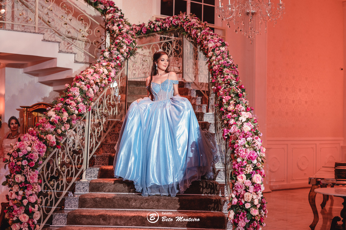 Aniversário de 15 anos - Foto e Filmagem - Debutante - Estúdio Beto Monteiro - Curitiba - fotografo de 15 anos - sessao de fotos - book de 15 anos - fotografo - Maria eduarda rossato - castello reale - pedro aquino - sol cerimonial - vestido azul