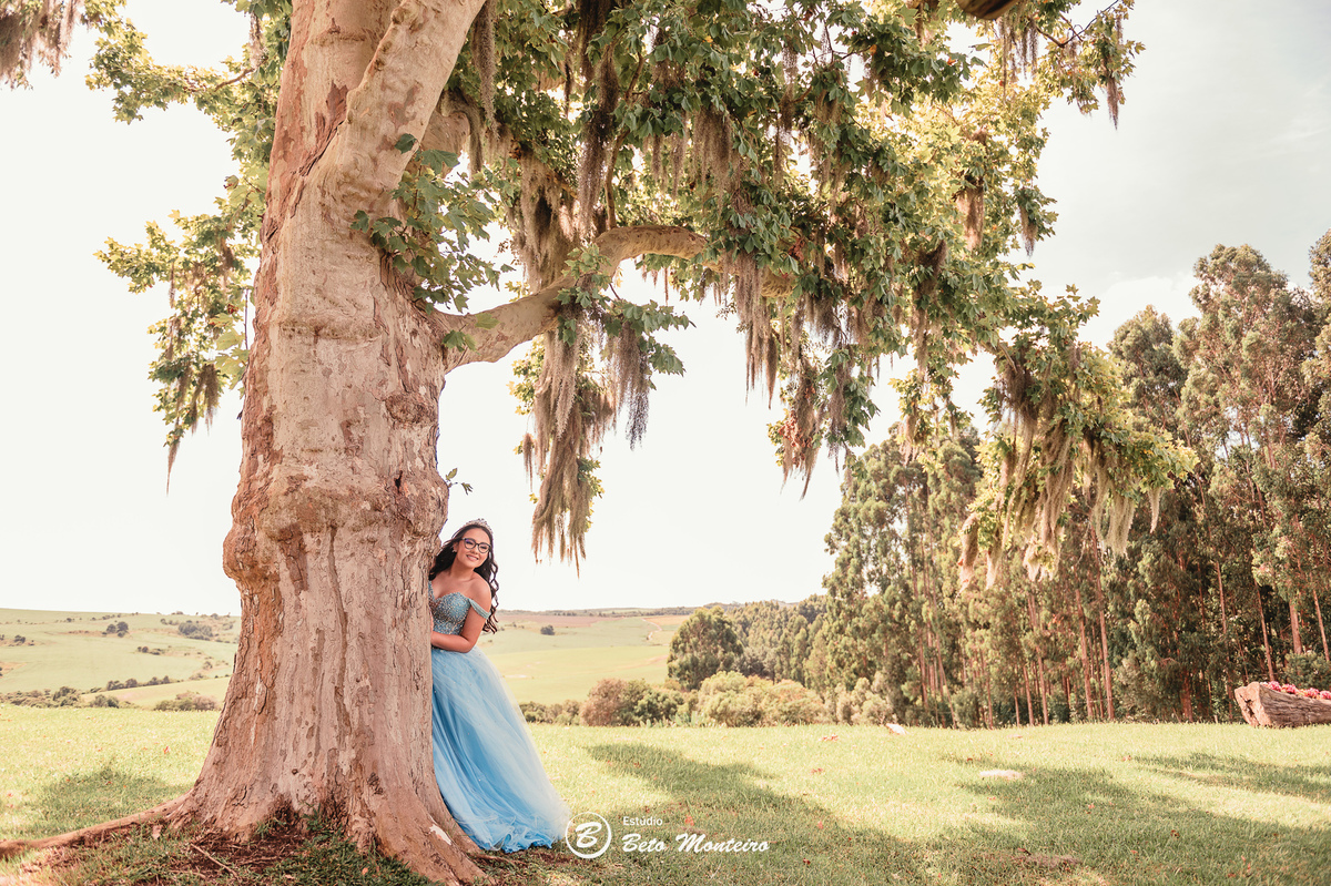 Aniversário de 15 anos - Foto e Filmagem - Debutante - Estúdio Beto Monteiro - Curitiba - fotografo de 15 anos - fotógrafa - sessão de fotos - book de fotos - book de 15 anos - fotografo - espaço do campo - vestido de debutante - Lais - Lais Gavloski