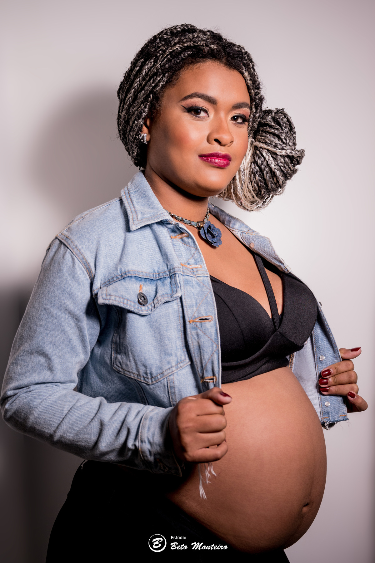 Book Gestante e Família em Curitiba - Book de gestante em estúdio - ensaio de gestante - book em estúdio - sessão fotográfica - Grávida - Gestação - Sessão de gestante - Estúdio Beto Monteiro - Mariana Sanchez - Mari - Mãe de menino