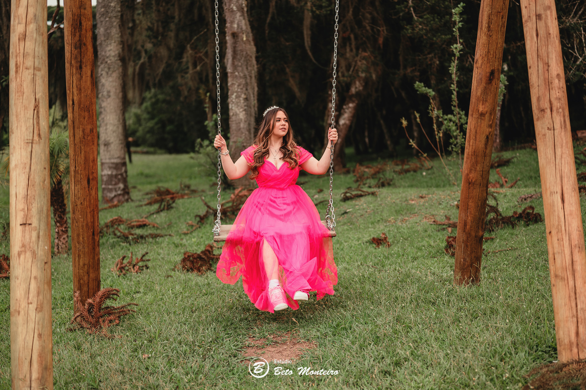 Aniversário de 15 anos - Foto e Filmagem - Debutante - Estúdio Beto Monteiro - Curitiba - fotografo de 15 anos - fotógrafa - sessão de fotos - book de fotos - book de 15 anos - fotografo - chácara ienkot - vestido de debutante - Isadora