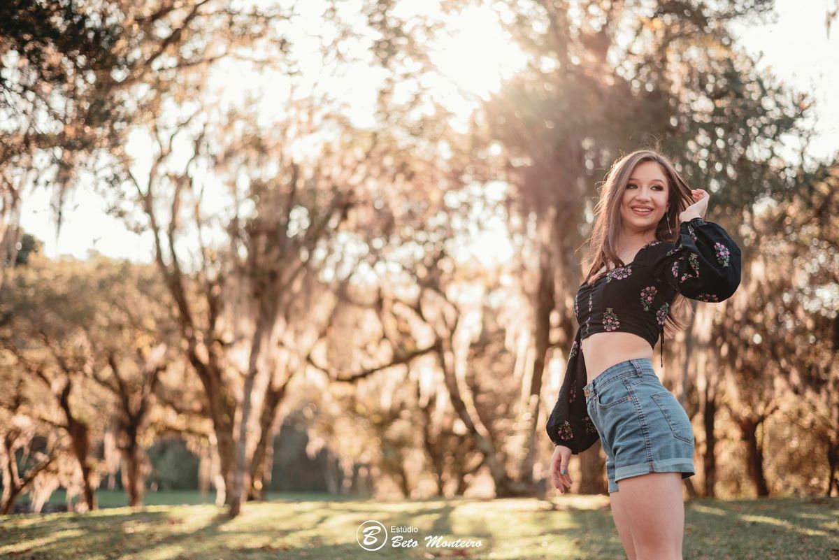 Aniversário de 15 anos - Foto e Filmagem - Debutante - Estúdio Beto Monteiro - Curitiba - fotografo de 15 anos - fotógrafa - sessão de fotos - book de fotos - book de 15 anos - chácara ienkot - vestido de debutante - Mariana