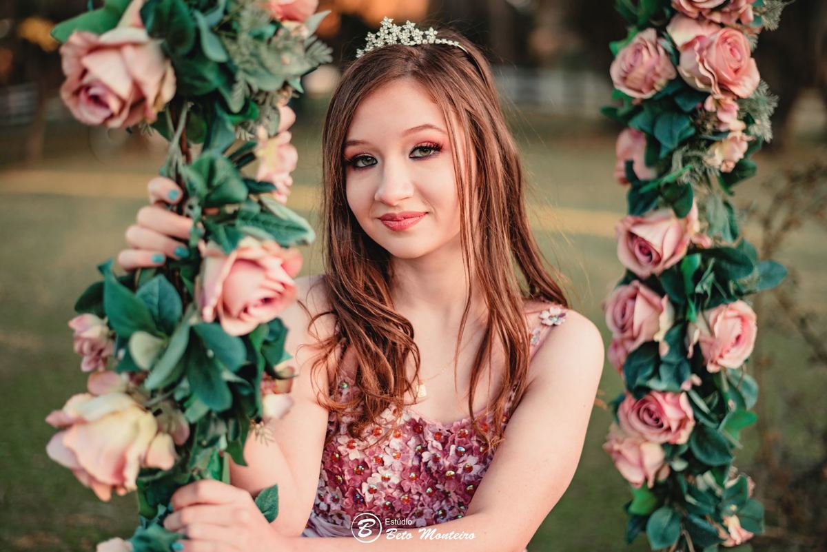 Aniversário de 15 anos - Foto e Filmagem - Debutante - Estúdio Beto Monteiro - Curitiba - fotografo de 15 anos - fotógrafa - sessão de fotos - book de fotos - book de 15 anos - chácara ienkot - vestido de debutante - Mariana
