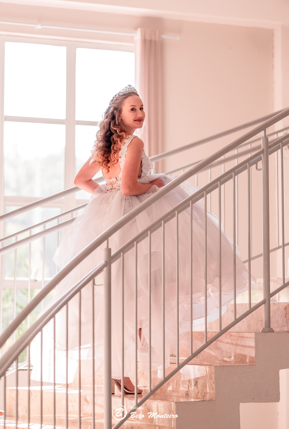 Aniversário de 15 anos - Foto e Filmagem - Debutante - Estúdio Beto Monteiro - Curitiba - fotografo de 15 anos - fotógrafa - sessão de fotos - book de fotos - book de 15 anos - chácara ienkot - vestido de debutante - Fabíola
