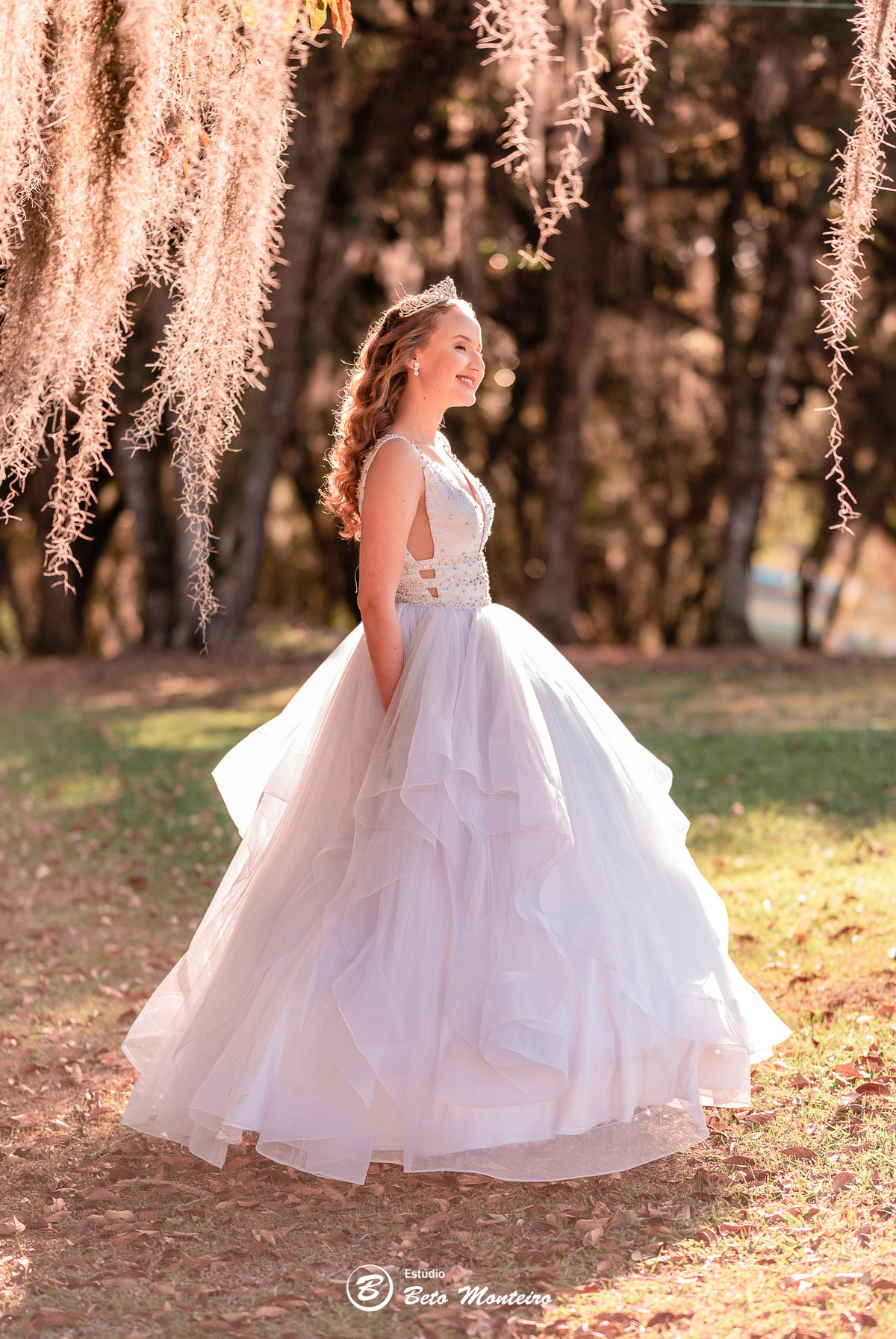 Aniversário de 15 anos - Foto e Filmagem - Debutante - Estúdio Beto Monteiro - Curitiba - fotografo de 15 anos - fotógrafa - sessão de fotos - book de fotos - book de 15 anos - chácara ienkot - vestido de debutante - Fabíola