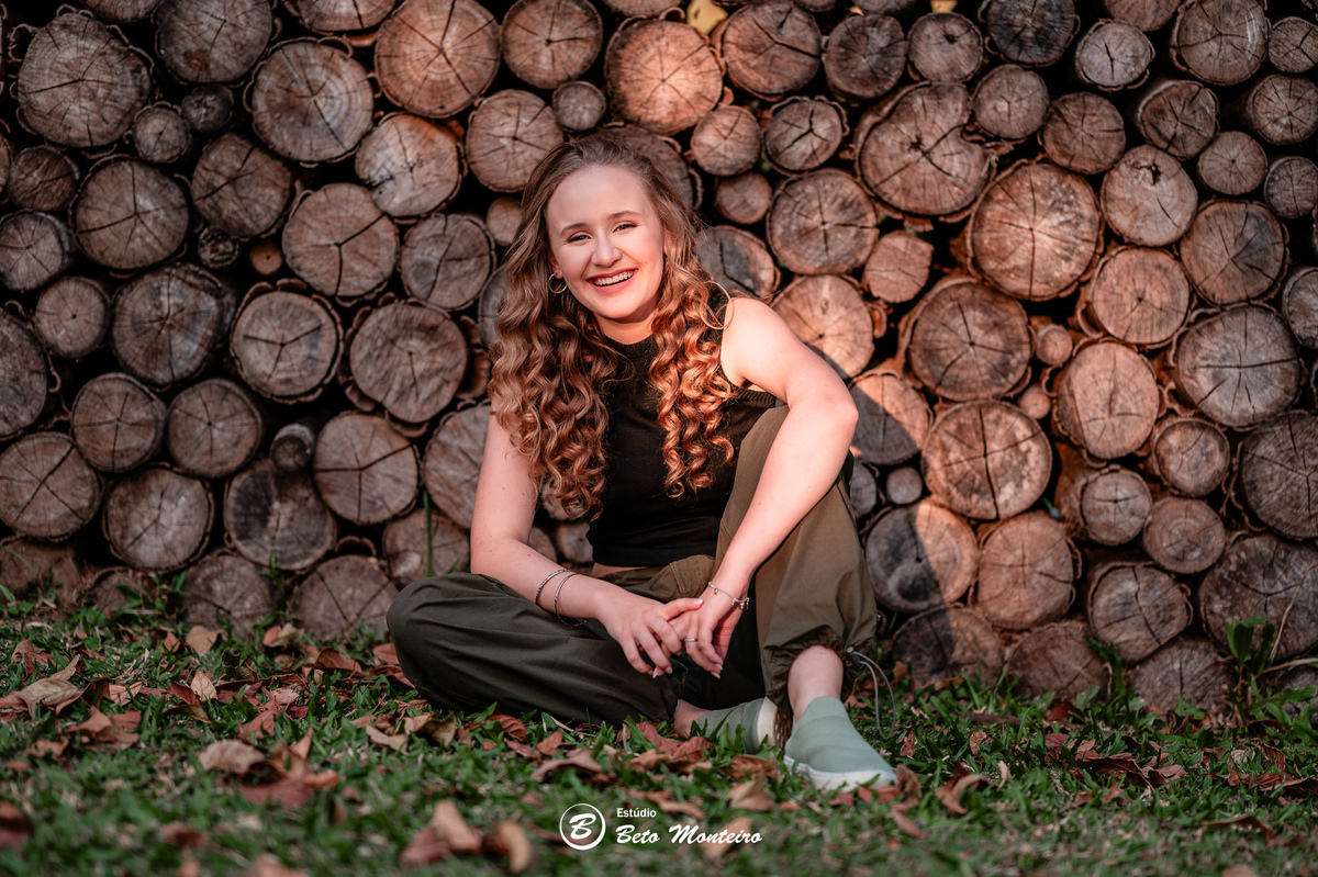 Aniversário de 15 anos - Foto e Filmagem - Debutante - Estúdio Beto Monteiro - Curitiba - fotografo de 15 anos - fotógrafa - sessão de fotos - book de fotos - book de 15 anos - chácara ienkot - vestido de debutante - Fabíola