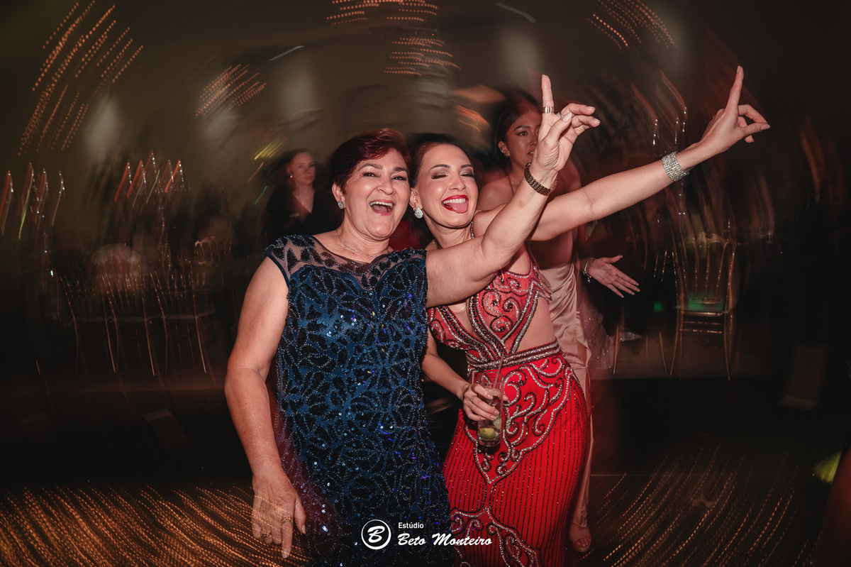 fotografo de casamento - videos de casamento - filmagem - casamento - cinegrafista - filmmaker - wedding - produtora - curitiba - estudio beto monteiro - casal - pre wedding - emma e carlos - castello reale - colombo - casamento externo