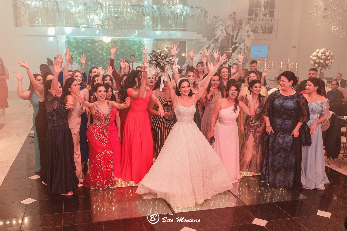 fotografo de casamento - videos de casamento - filmagem - casamento - cinegrafista - filmmaker - wedding - produtora - curitiba - estudio beto monteiro - casal - pre wedding - emma e carlos - castello reale - colombo - casamento externo