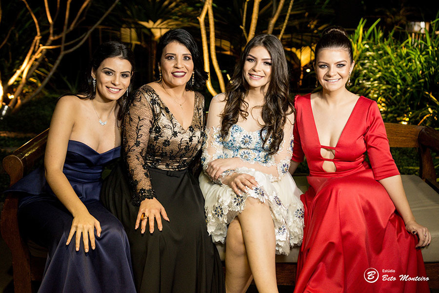 Aniversário de 15 anos da Giullia Camila Bortoto - foto - filmagem - cabine de fotos - curitiba - londrina - estúdio beto monteiro - book - debutante