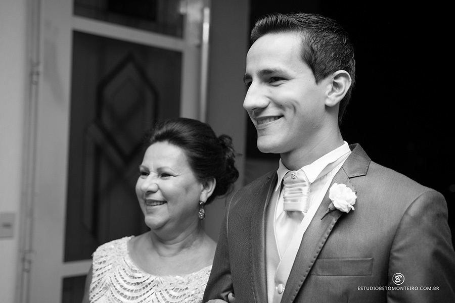 Casamento Debora e Rodrigo - Fotografia e Filmagem de Casamento - Noivo com a mãe - Curitiba - Londrina - Moress Buffet - Estúdio Beto Monteiro