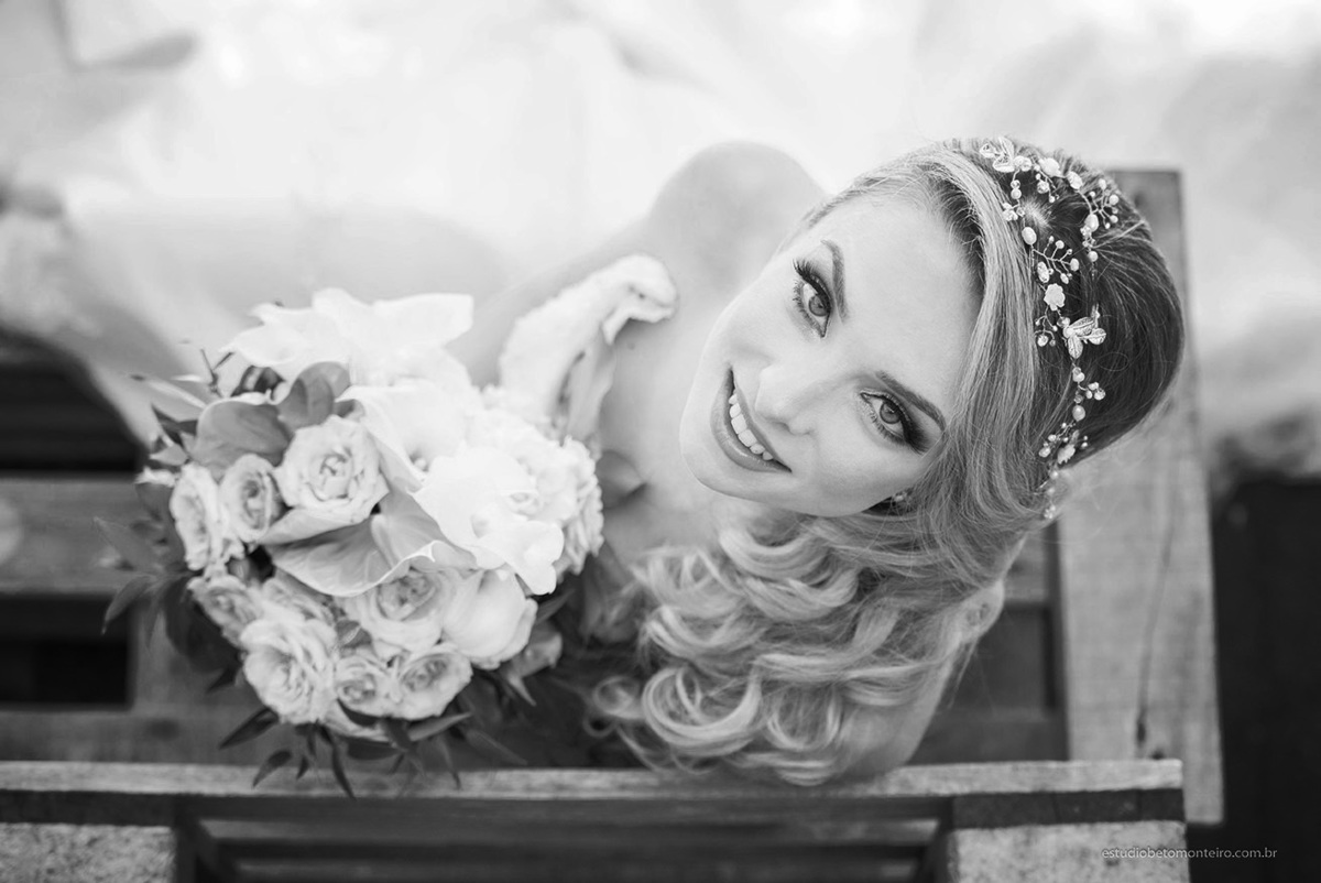 Lucrezia e Stefano fotografia em florenca italia europa - fotografo na europa - casamento europa - casal - noivo - noiva - wedding - estudio beto monteiro - noiva externa buque flores deck