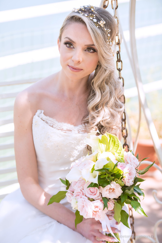 Lucrezia e Stefano fotografia em florenca italia europa - fotografo na europa - casamento europa - casal - noivo - noiva - wedding - estudio beto monteiro - noiva externa buque flores deck
