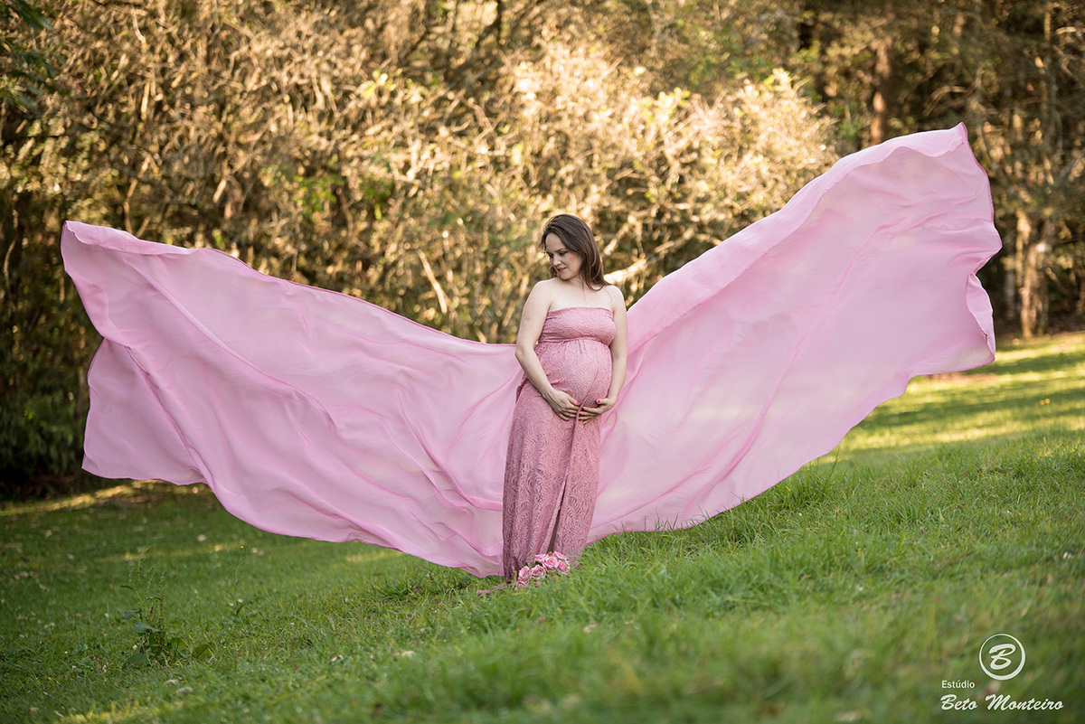 Fran e Ricardo - Book Gestante e Familia em Curitiba - Vestido rosa - Vestido vermelho - véu - Memorial Ucraniano - Parque Tingui - Fotos ao ar livre - Grávida - Gestação - Estudio Beto Monteiro