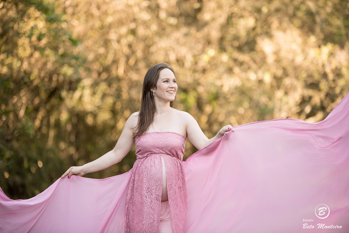 Fran e Ricardo - Book Gestante e Familia em Curitiba - Vestido rosa - Vestido vermelho - véu - Memorial Ucraniano - Parque Tingui - Fotos ao ar livre - Grávida - Gestação - Estudio Beto Monteiro