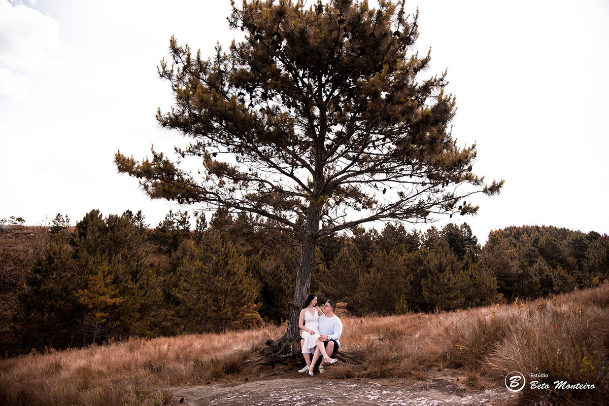Casamento - Wedding - Pré-Casamento - Cobertura de casamento - foto e filmagem de casamento - Wedding Day - Pré-Wedding - Trash the dress - Estúdio Beto Monteiro - Curitiba - Recanto dos Papagaios - Palmeira - natureza verde - casal de branco