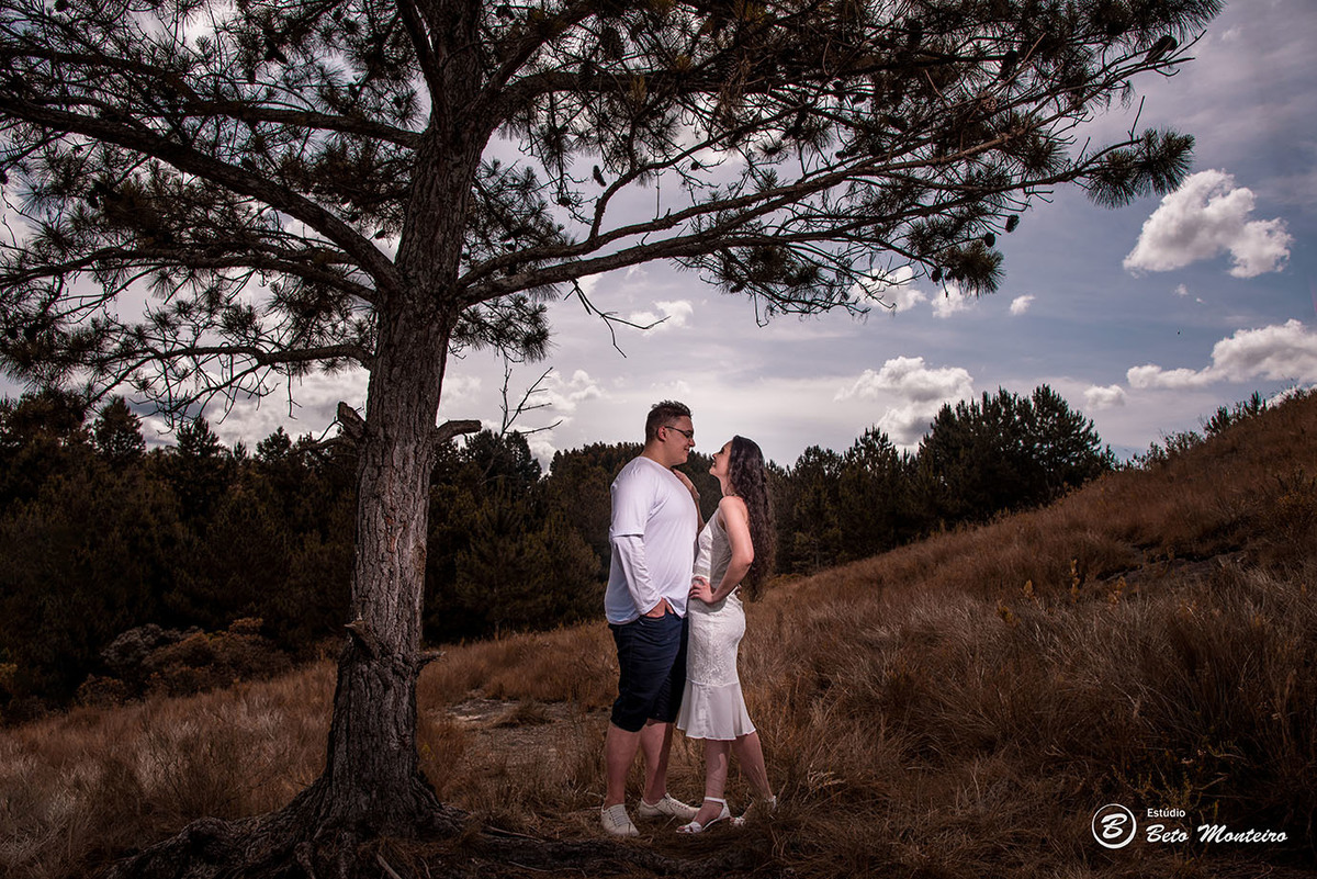 Casamento - Wedding - Pré-Casamento - Cobertura de casamento - foto e filmagem de casamento - Wedding Day - Pré-Wedding - Trash the dress - Estúdio Beto Monteiro - Curitiba - Recanto dos Papagaios - Palmeira - natureza verde - casal de branco