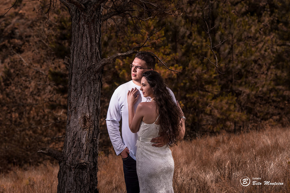 Casamento - Wedding - Pré-Casamento - Cobertura de casamento - foto e filmagem de casamento - Wedding Day - Pré-Wedding - Trash the dress - Estúdio Beto Monteiro - Curitiba - Recanto dos Papagaios - Palmeira - natureza verde - casal de branco