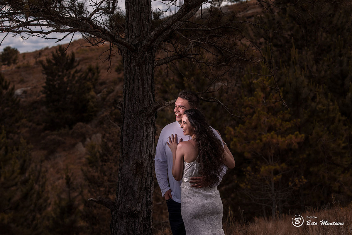 Casamento - Wedding - Pré-Casamento - Cobertura de casamento - foto e filmagem de casamento - Wedding Day - Pré-Wedding - Trash the dress - Estúdio Beto Monteiro - Curitiba - Recanto dos Papagaios - Palmeira - natureza verde - casal de branco