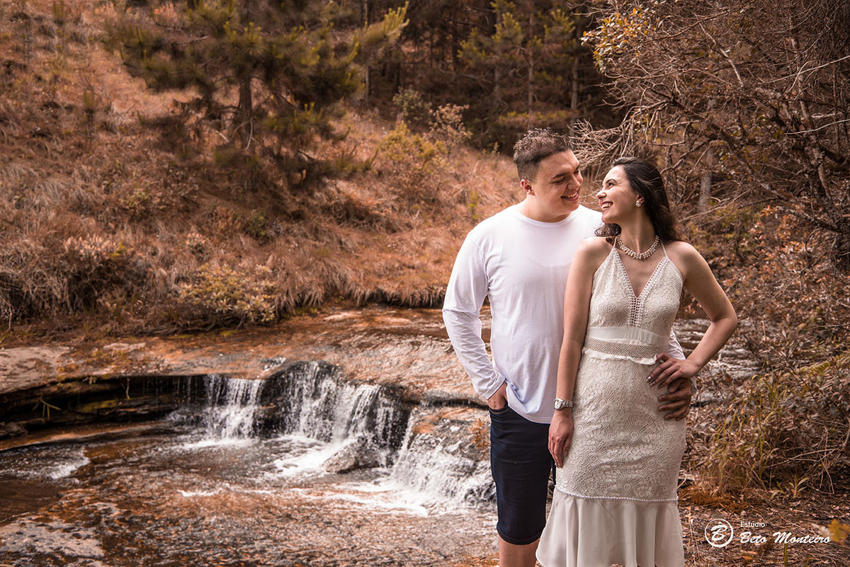 Casamento - Wedding - Pré-Casamento - Cobertura de casamento - foto e filmagem de casamento - Wedding Day - Pré-Wedding - Trash the dress - Estúdio Beto Monteiro - Curitiba - Recanto dos Papagaios - Palmeira - natureza verde - casal de branco