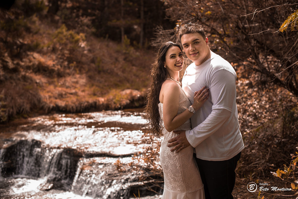 Casamento - Wedding - Pré-Casamento - Cobertura de casamento - foto e filmagem de casamento - Wedding Day - Pré-Wedding - Trash the dress - Estúdio Beto Monteiro - Curitiba - Recanto dos Papagaios - Palmeira - natureza verde - casal de branco