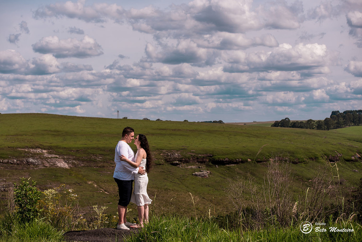 Casamento - Wedding - Pré-Casamento - Cobertura de casamento - foto e filmagem de casamento - Wedding Day - Pré-Wedding - Trash the dress - Estúdio Beto Monteiro - Curitiba - Recanto dos Papagaios - Palmeira - natureza verde - casal de branco