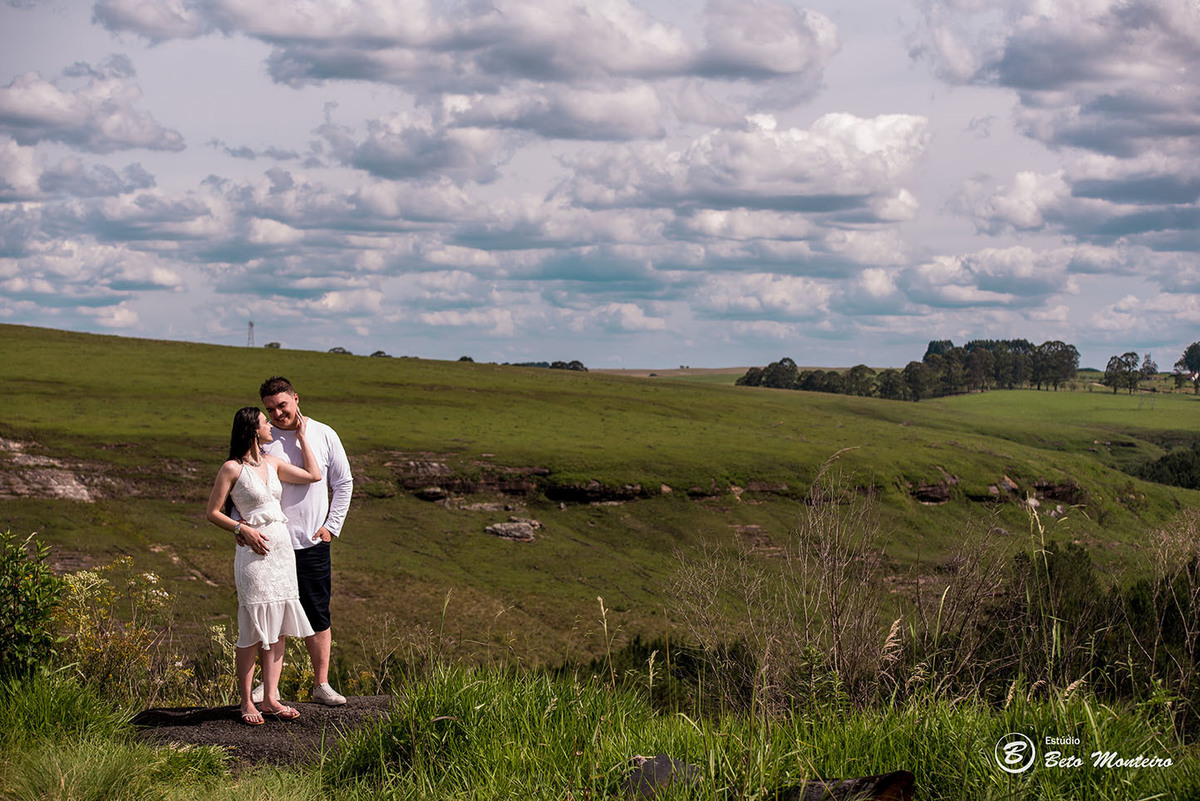 Casamento - Wedding - Pré-Casamento - Cobertura de casamento - foto e filmagem de casamento - Wedding Day - Pré-Wedding - Trash the dress - Estúdio Beto Monteiro - Curitiba - Recanto dos Papagaios - Palmeira - natureza verde - casal de branco