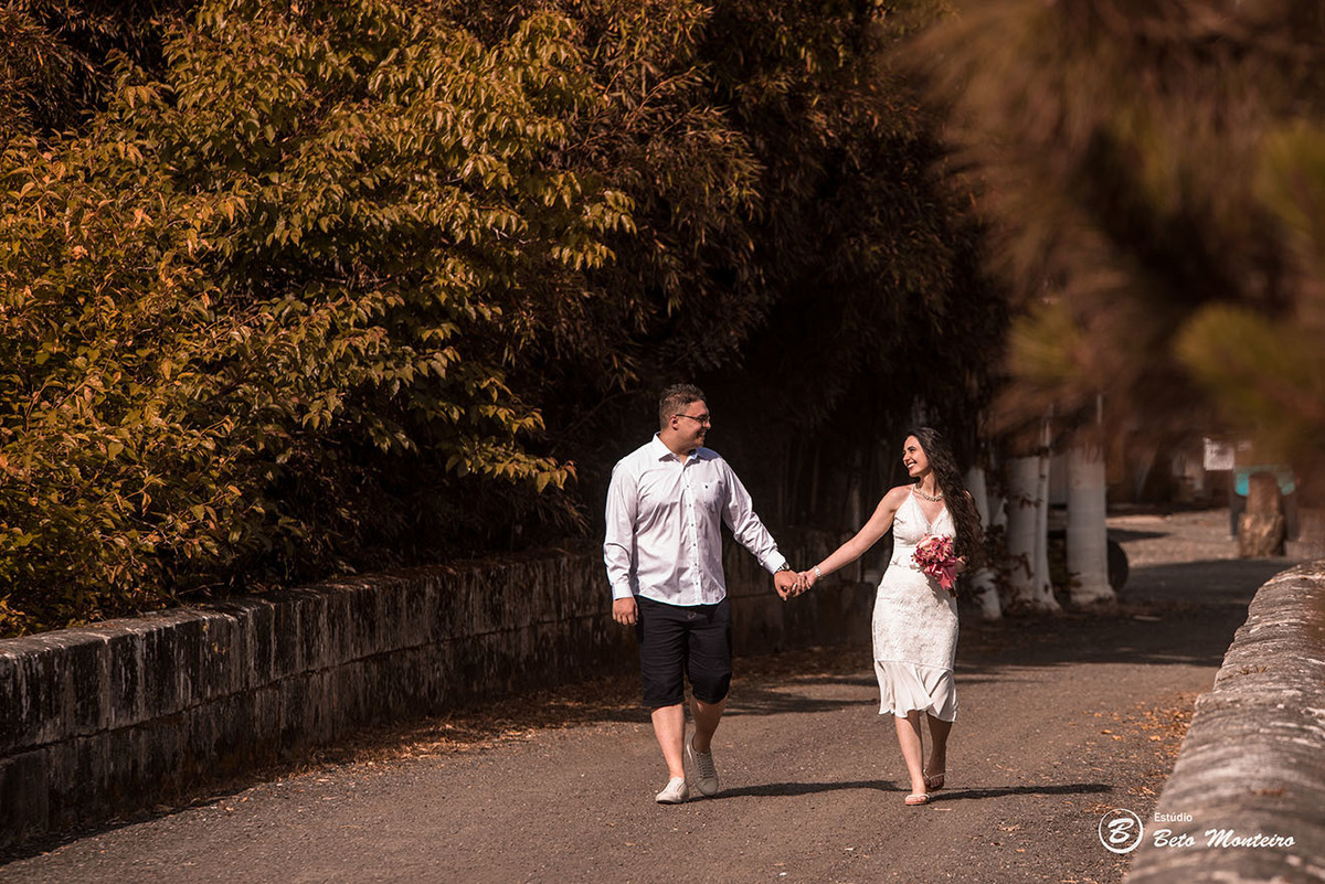 Casamento - Wedding - Pré-Casamento - Cobertura de casamento - foto e filmagem de casamento - Wedding Day - Pré-Wedding - Trash the dress - Estúdio Beto Monteiro - Curitiba - Recanto dos Papagaios - Palmeira - natureza verde - casal de branco