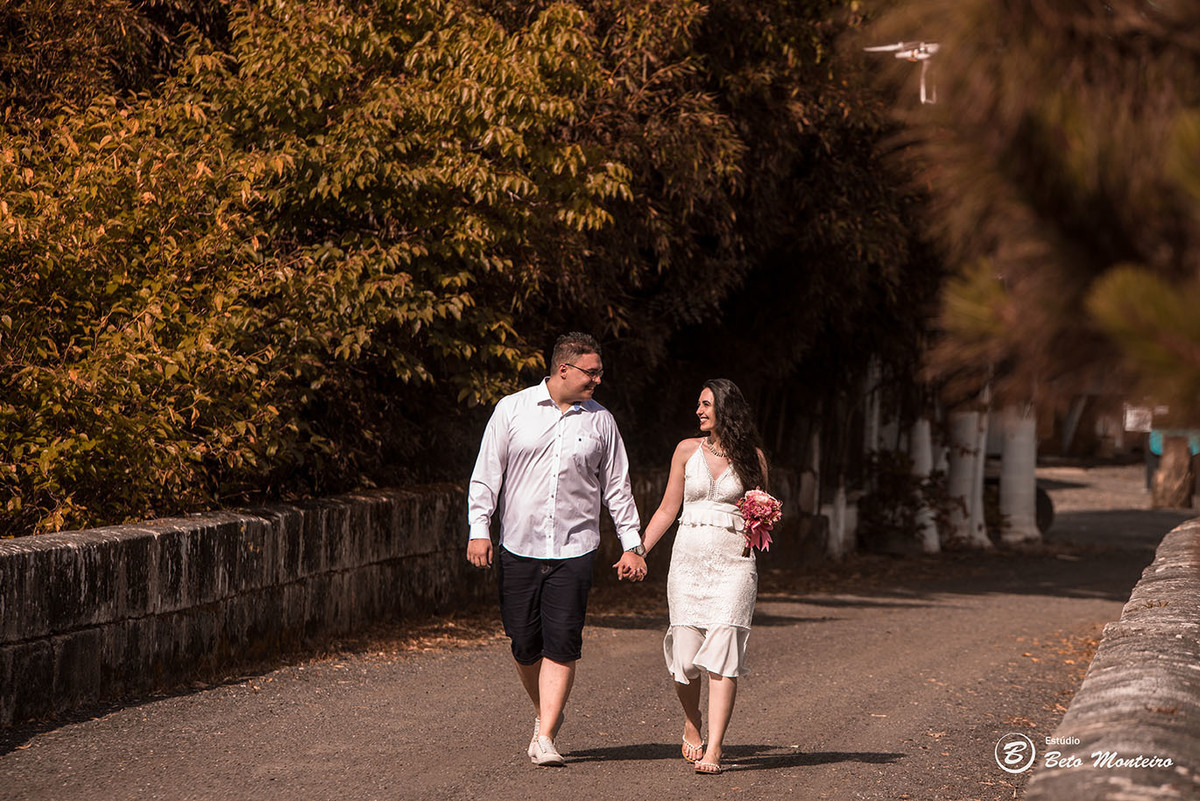 Casamento - Wedding - Pré-Casamento - Cobertura de casamento - foto e filmagem de casamento - Wedding Day - Pré-Wedding - Trash the dress - Estúdio Beto Monteiro - Curitiba - Recanto dos Papagaios - Palmeira - natureza verde - casal de branco