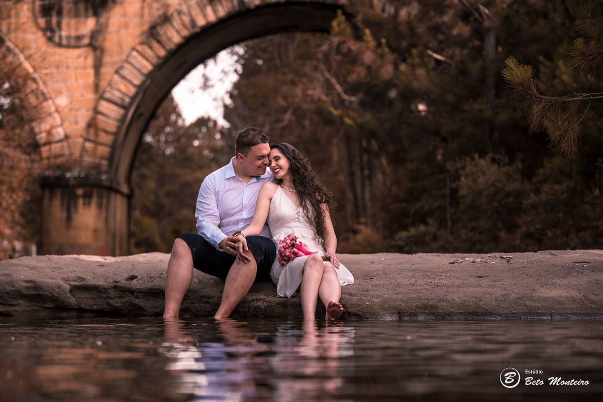 Casamento - Wedding - Pré-Casamento - Cobertura de casamento - foto e filmagem de casamento - Wedding Day - Pré-Wedding - Trash the dress - Estúdio Beto Monteiro - Curitiba - Recanto dos Papagaios - Palmeira - natureza verde - casal de branco