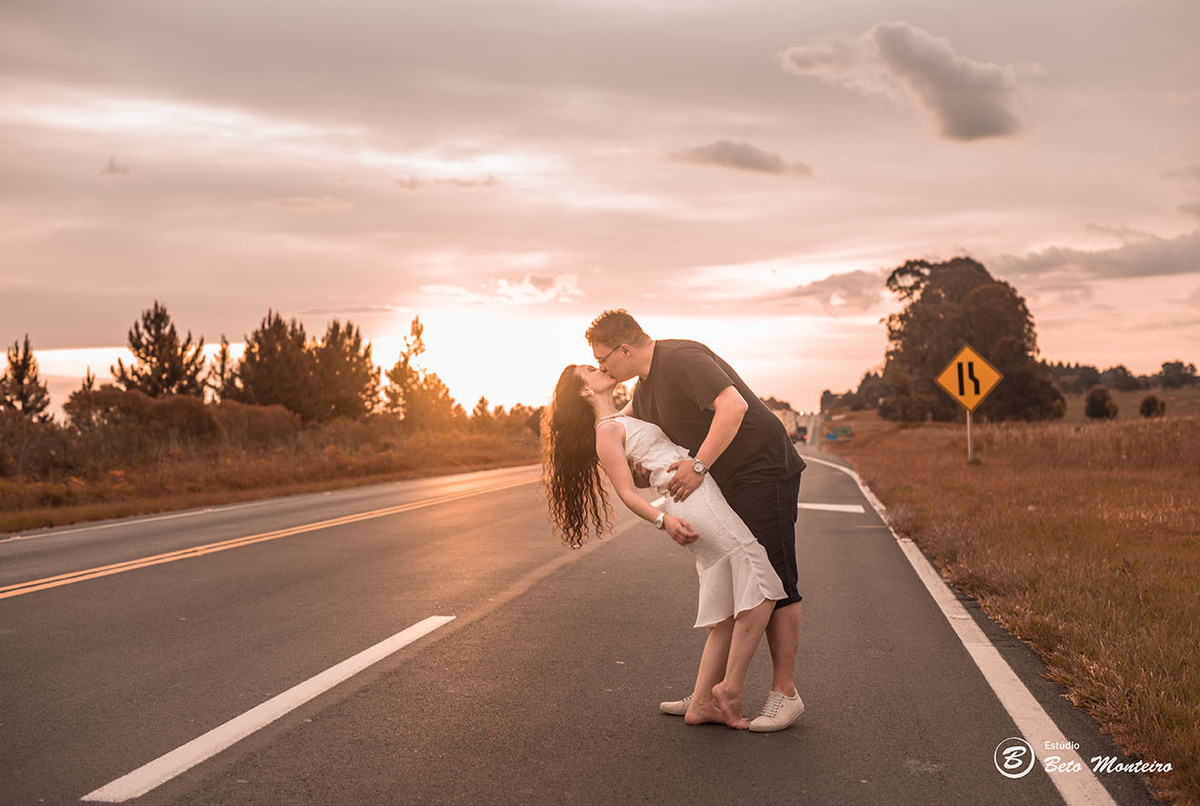 Casamento - Wedding - Pré-Casamento - Cobertura de casamento - foto e filmagem de casamento - Wedding Day - Pré-Wedding - Trash the dress - Estúdio Beto Monteiro - Curitiba - Recanto dos Papagaios - Palmeira - natureza verde - casal de branco